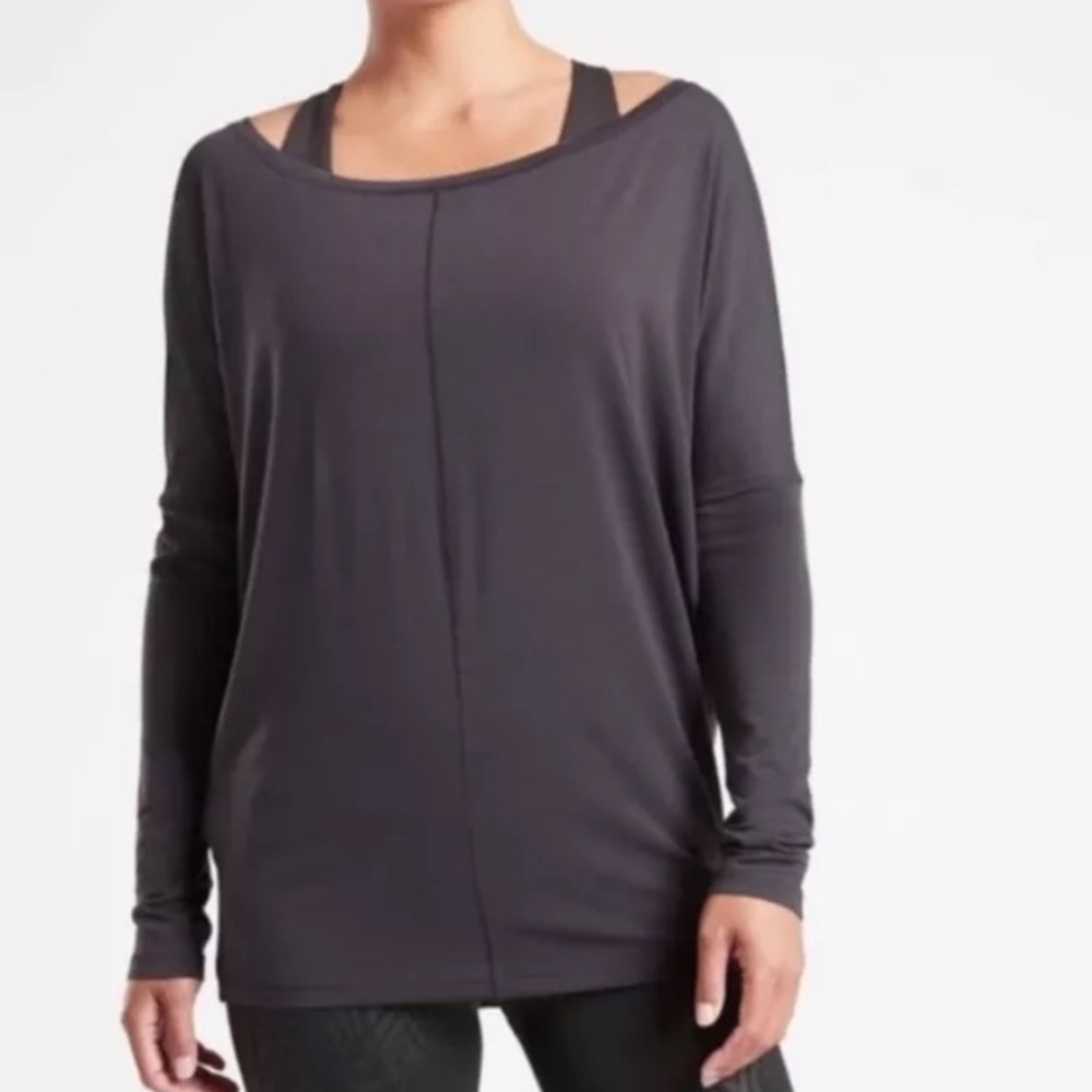 Athleta Women's Essence Flow 3/4 sleeve. Blue / purple